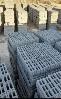 با سلام به یک خانم فروشنده مصالح ساختمانی