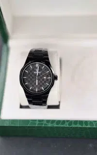 ته جذابیت مردونست این ساعت اورجینال مشکی