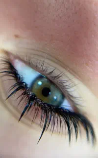 آموزش اکستنشن مژه(۱۹۰۰)در ارایشگاه کلاچای