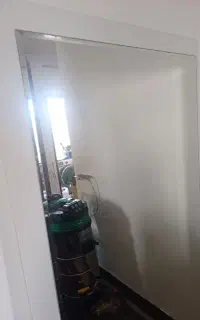آیینه قدی به همراه قاب کامل پشتش