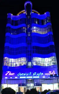 ویتر(سفارشگیر)/کمک آشپز-کافه رستوران ژرفا