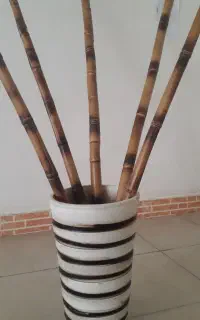 مقداری وسایل تزئینی وقالی ۹متری