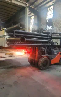 کمک انباردار و راننده لیفتراک