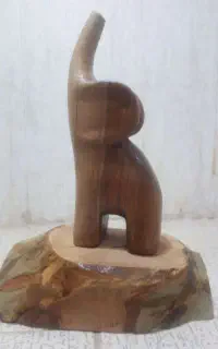 پیکر تراشی با چوب طرح فیل