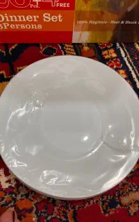 دو عدد سرویس غذا خوری اکبند و نو