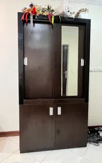 جاکفشی و آویز لباس