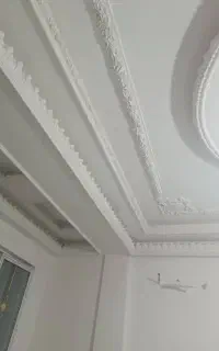 شاگرد گج کاری
