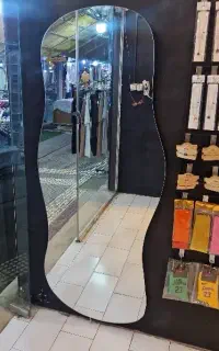 آینه منحنی نور مخفی صورتی