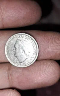 تعداد بالا سکه قدیمی سالم