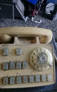 تلفن قدیمی شرکتی