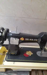 فروش چرخ خیاطی خانگی سالم ودارای  دینام