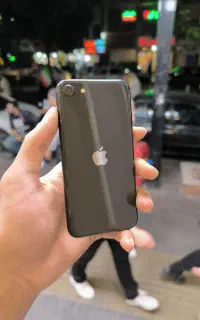 ایفون SE 2020