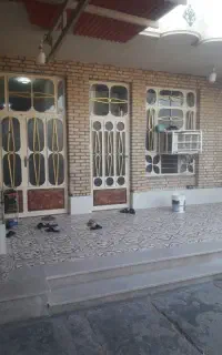 رنگ آمیزی درب و پنجره و ساختمان