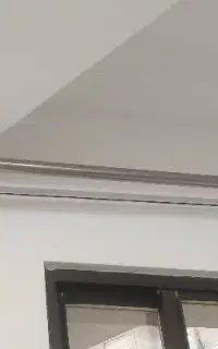 تعدادی میله پرده پانچی به همراه میله پشت پرده