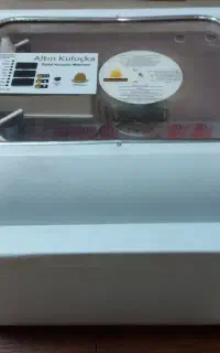 دستگاه جوجه کشی ۹۴ تایی مارک آلتین کولوشکا A96