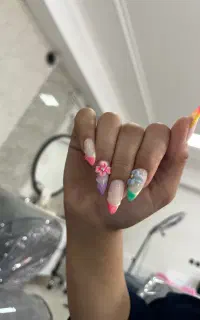 خدمات ناخن،لیفت مژه و ابرو،کاشت مژه،بافت مو‌