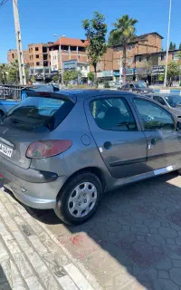 ۲۰۶تیپ ۲مدل ۱۳۸۶ تمیز