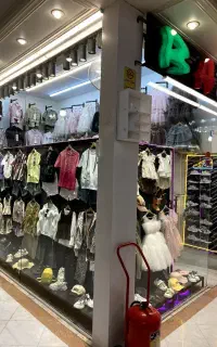 دکور مغازه بوتیک
