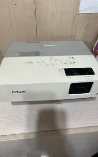 ویدیو پروژکتور مناسب مدرسه