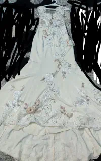 لباس عروس دنباله دار
