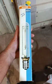 لامپ ۴۰۰ وات