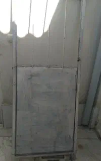 درب انباری یا سرویس بهداشتی
