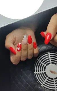 خدمات کاشت ناخن مهرگان
