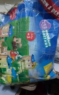 کلبه جنگلی  اسباب بازی  بچه