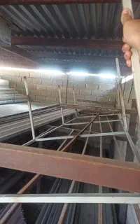قفسه آهنی همراه با دوتیکه نوپان سالم