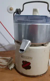آبمیوه گیری خانگی قدیمی