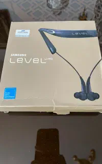 هدست بلوتوثی مدل Level U Pro
