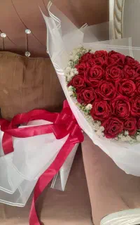 دسته گل روبانی و‌ شمع تزئینی