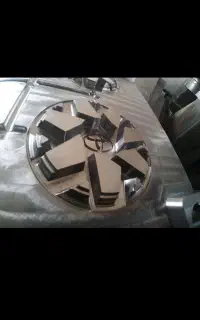 خدمات فرز CNC و تراش CNC