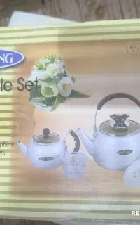 کتری و قوری وقندان نونواکبندداخل قوطی