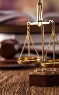 وکیل پایه یک دادگستری