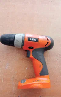 دریل شارژی AEG