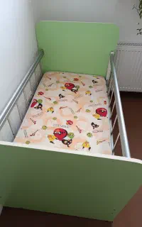 تخت گهواره ای کودک