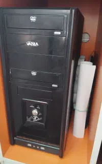 کیس کامپیوتر تمیز
