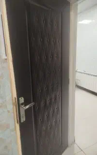 نصب درب چوبی  تعداد۴۰۰عدد