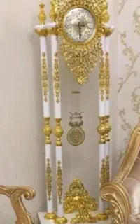 ساعت سلطنتی ایستاده