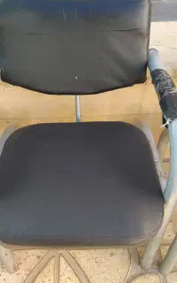 صندلی انتظار دست دوم
