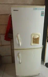 بنام خدا   یخچال فریزر کار کرده ولی خیلی سالم هست