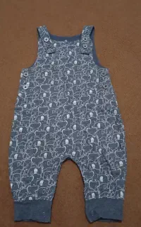 ۸ تیکه لباس بچگانه برند خارجی فقط ۳ تومن