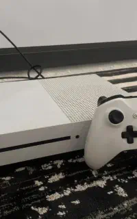 کنسول Xbox one s دو دسته