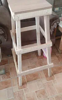 چهار پایه بلند (چوب)