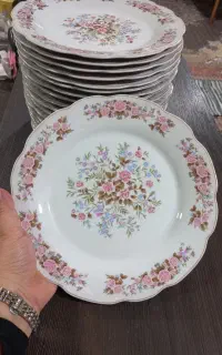 بشقاب و قندون و قوری چینی قدیمی