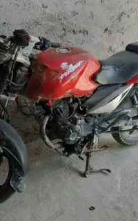 باجاج پالس 135