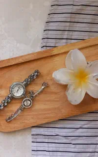 ساعت نو زیر قیمت