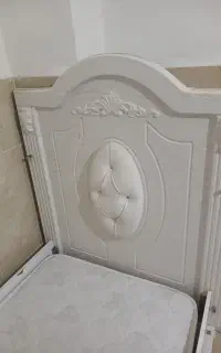 تخت کودک و میز ناهار خوری