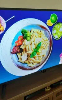 تلویزیون ۵۰ فقط چندماه استفاده باجعبه نوی نو